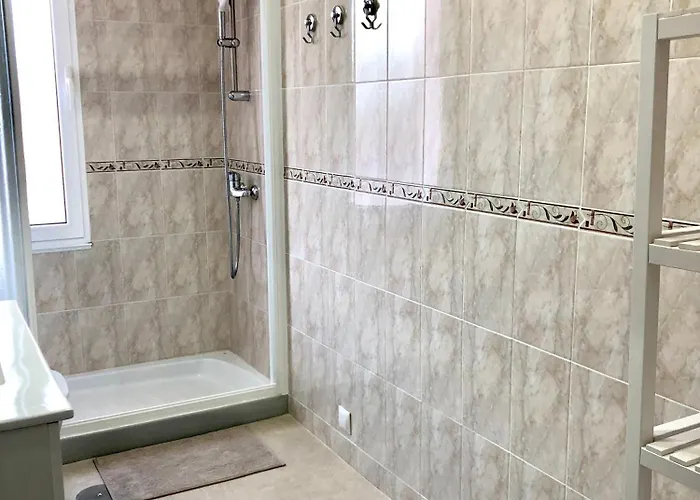 Recien Reformado, Centrico, Tranquilo Y Luminoso *